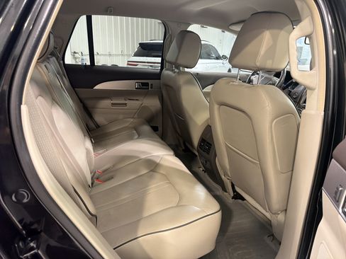 Used 2013 Lincoln MKX FWD image 11