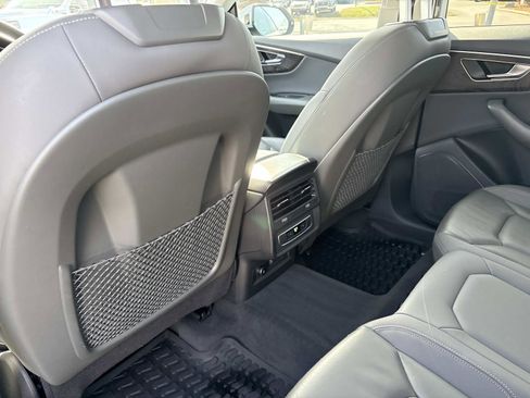 Used 2021 Audi Q8 Premium image 30