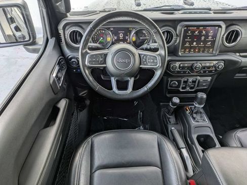 Used 2023 Jeep Wrangler Unlimited Sahara w/ Cold Weather Group AWD/4WD image 16