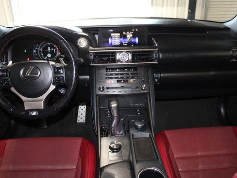 Used 2019 Lexus IS 300 F Sport w/ F Sport Package image 15
