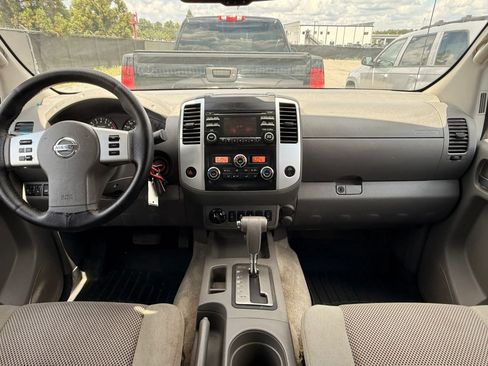 Used 2014 Nissan Frontier SV w/ SV Value Truck Package AWD/4WD image 3
