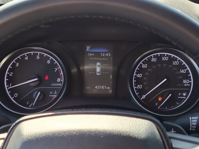 Used 2023 Toyota Camry SE FWD image 9