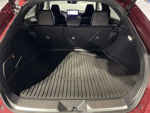 Used 2023 Toyota Venza Limited image 15