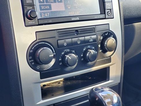 Used 2009 Chrysler 300 Touring image 18