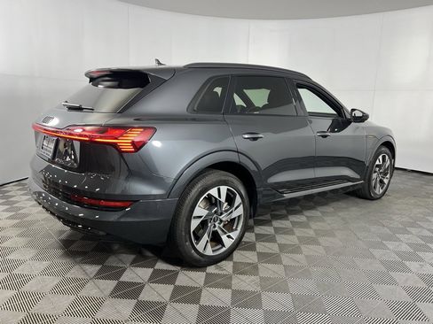 Used 2023 Audi e-tron Premium w/ Convenience Plus Package image 7
