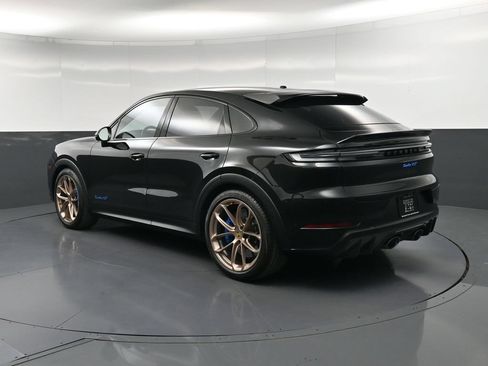 Used 2024 Porsche Cayenne Turbo GT AWD/4WD image 3