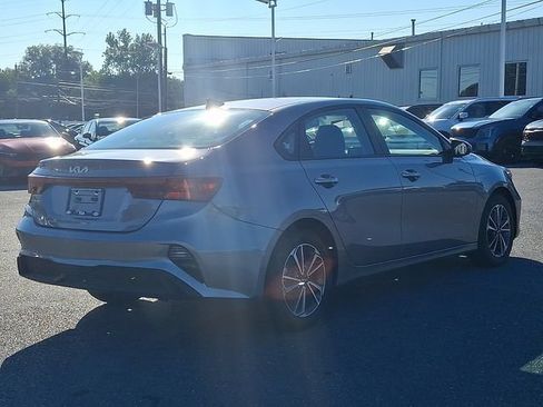 Used 2024 Kia Forte LXS w/ LXS Technology Package FWD image 4