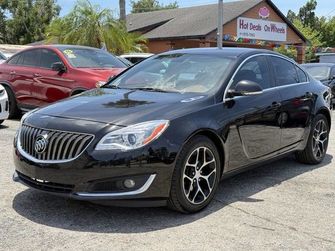 Used 2017 Buick Regal Sport Touring FWD image 2