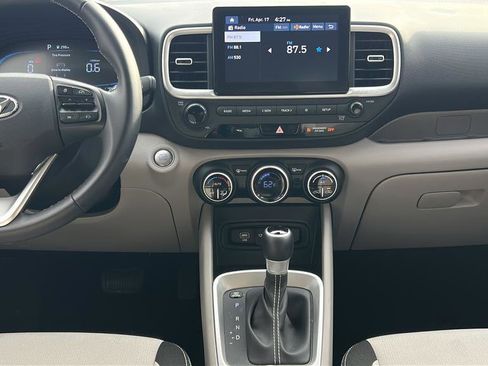 Certified 2025 Hyundai Venue SEL FWD image 23