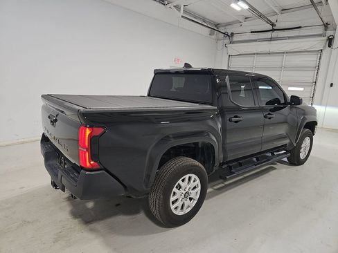 Used 2025 Toyota Tacoma SR AWD/4WD image 2