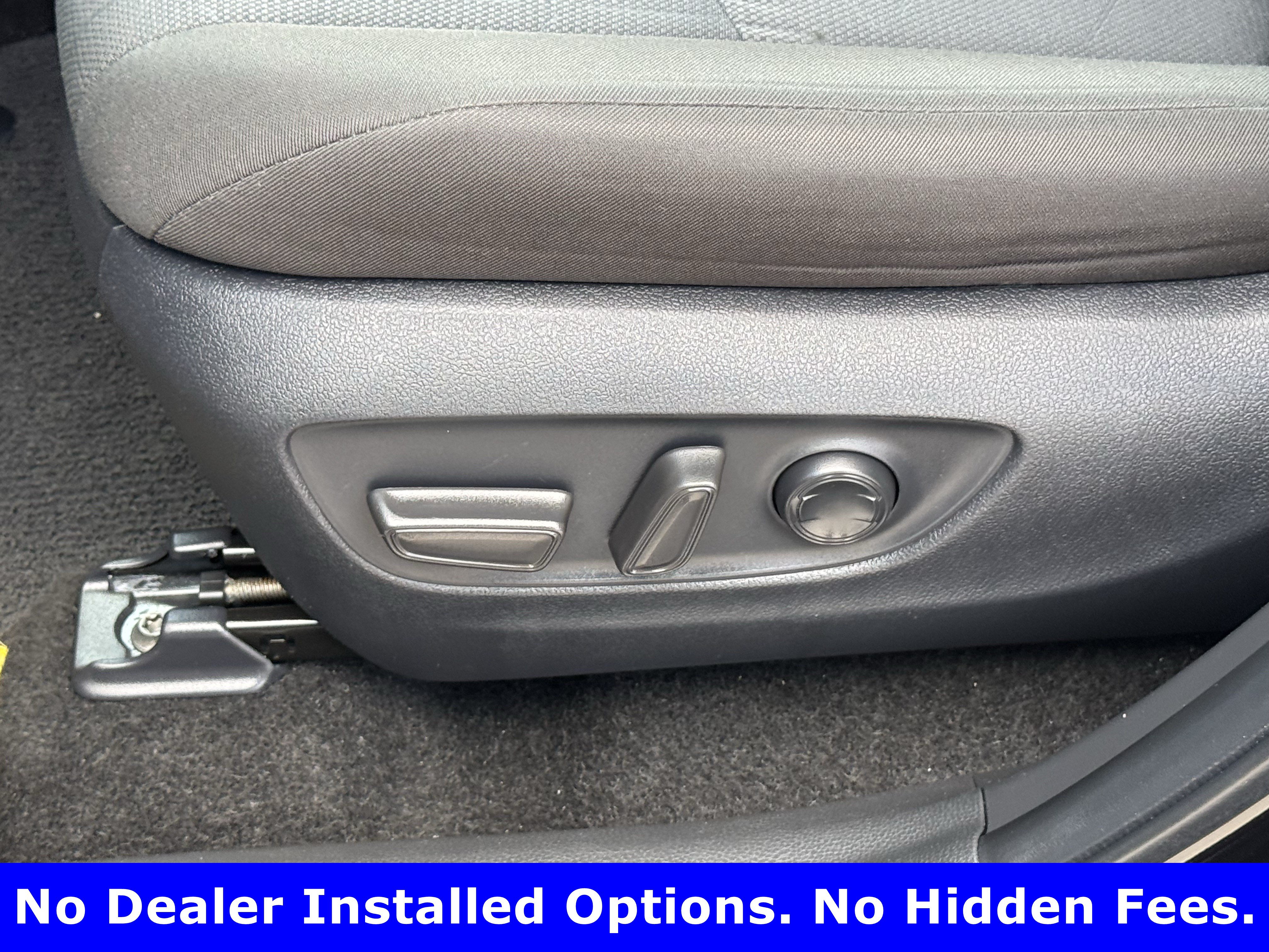 Used 2025 Toyota RAV4 XLE FWD image 23