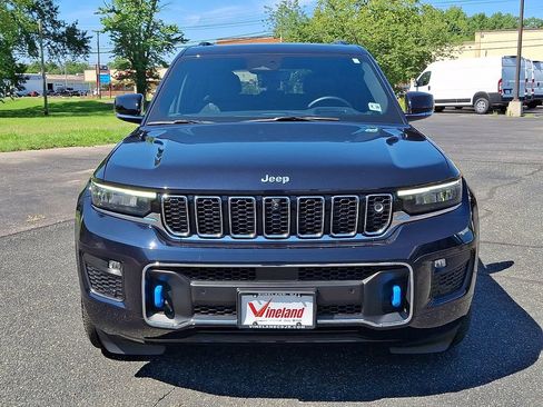 Used 2024 Jeep Grand Cherokee Overland w/ Advanced Protech Group III AWD/4WD image 2