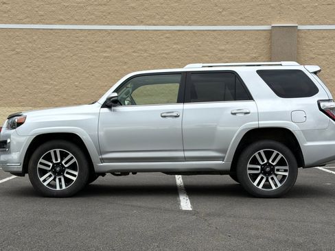 Used 2019 Toyota 4Runner Limited image 7