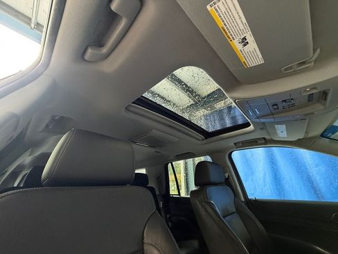 Used 2018 Chevrolet Tahoe Premier AWD/4WD image 27
