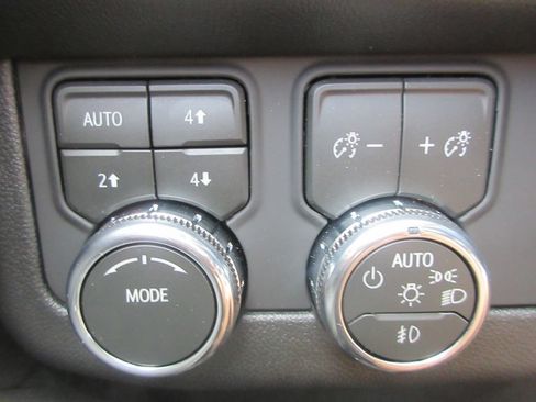 New 2026 GMC Yukon XL Elevation w/ Elevation Premium Package AWD/4WD image 17