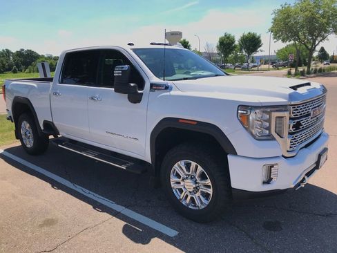 Used 2023 GMC Sierra 3500 Denali w/ Technology Package AWD/4WD image 4