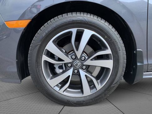 Certified 2024 Honda Odyssey Touring image 9