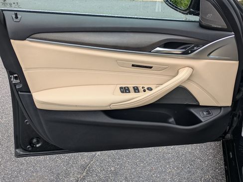 Used 2023 BMW 530i xDrive w/ Premium Package image 20