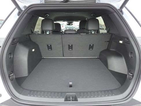 New 2026 Chevrolet Equinox ACTIV w/ Convenience Package III image 25