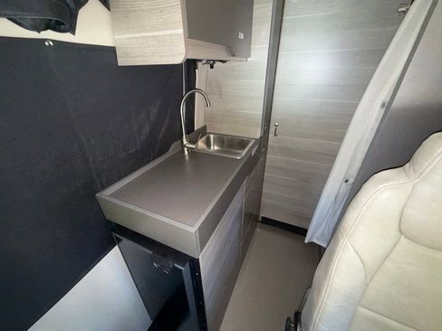 Used 2023 Mercedes-Benz Sprinter 2500 image 34