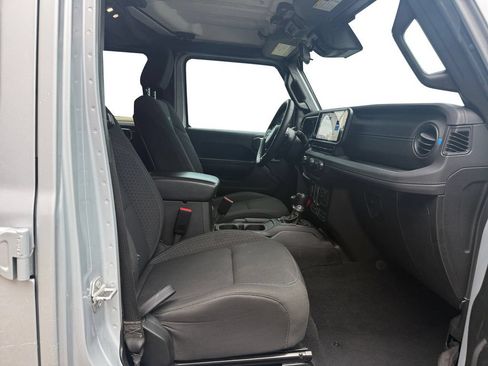 Used 2024 Jeep Wrangler Unlimited Rubicon 4xe AWD/4WD image 15
