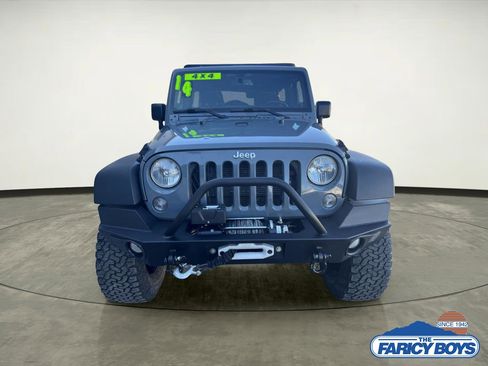Used 2014 Jeep Wrangler Unlimited Rubicon w/ Connectivity Group image 4