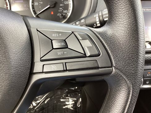 Used 2023 Nissan Kicks S image 6