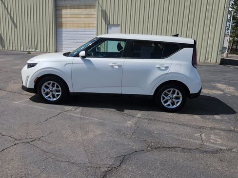 Used 2023 Kia Soul S FWD image 5