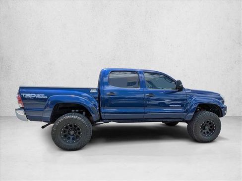 Used 2015 Toyota Tacoma 4x4 Double Cab w/ TRD Off-Road Package image 4