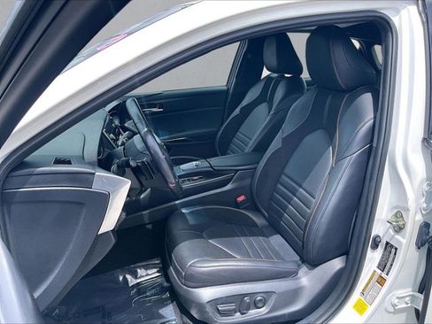 Used 2020 Toyota Avalon XSE image 27