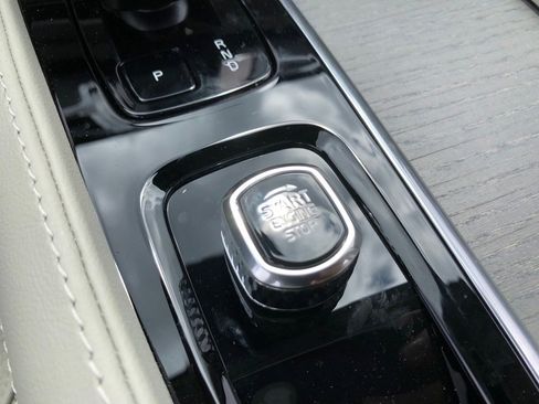 New 2025 Volvo XC90 B6 Plus w/ Protection Package Premier image 28