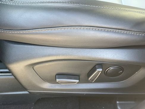 Used 2023 Ford Explorer XLT w/ Equipment Group 202A RWD image 7