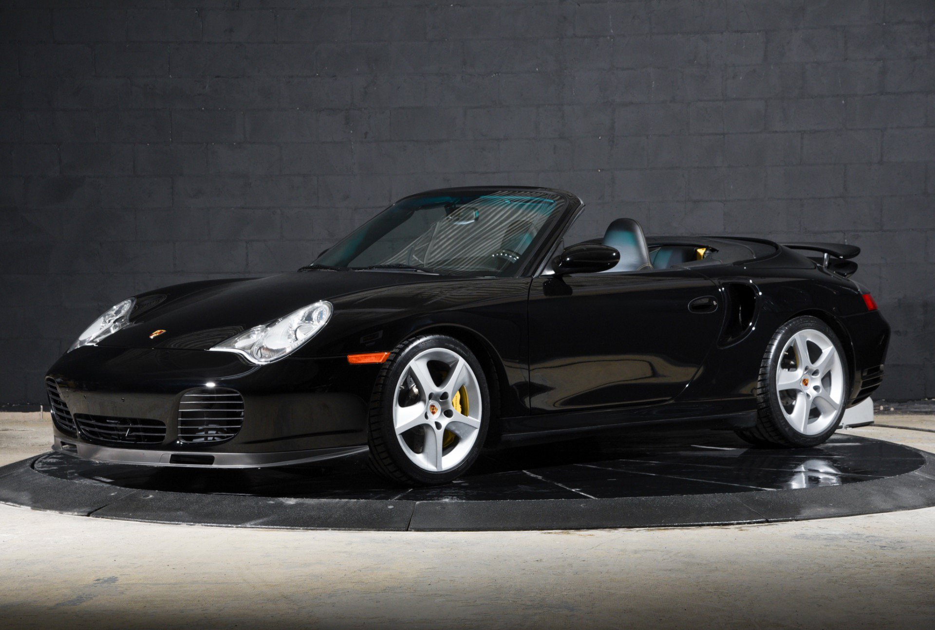 Used 2005 Porsche 911 Turbo S AWD/4WD image 2