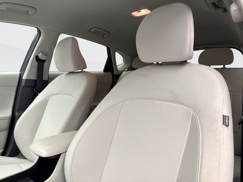 Used 2024 Hyundai Kona SEL FWD image 9