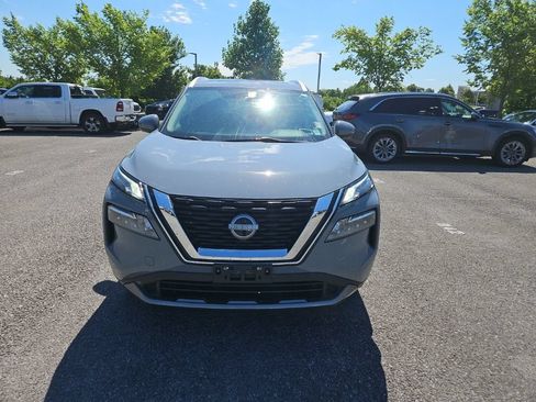 Used 2023 Nissan Rogue SL AWD/4WD image 2
