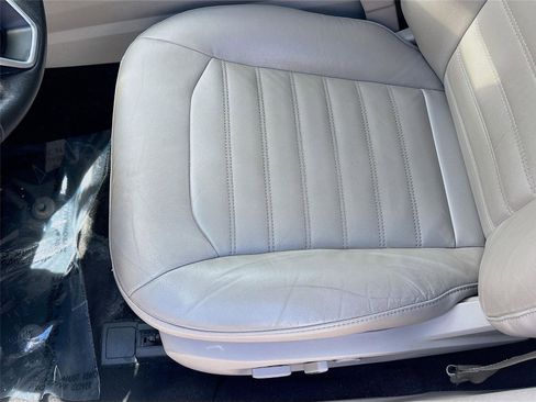 Used 2018 Ford Fusion SE w/ Fusion SE Technology Package FWD image 13