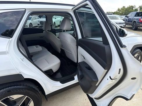 Used 2026 Hyundai Tucson SEL FWD image 22