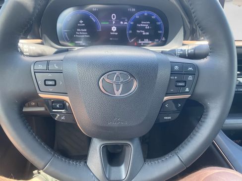 Used 2023 Toyota Crown Platinum AWD/4WD image 13