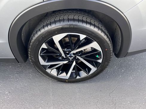 Used 2024 Mitsubishi Outlander SE image 25