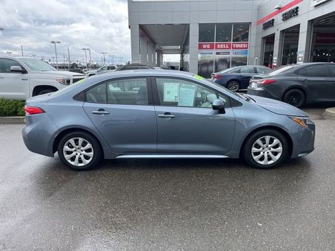 Used 2021 Toyota Corolla LE image 4