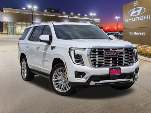 Used 2026 GMC Yukon Denali w/ Sun & Power Step Package RWD image 3
