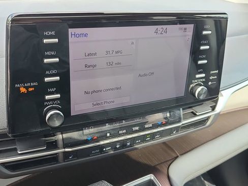 Used 2023 Toyota Sienna XLE FWD image 27