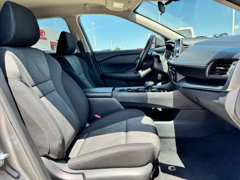 Used 2025 Nissan Rogue SV FWD image 20