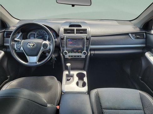 Used 2014 Toyota Camry SE FWD image 11