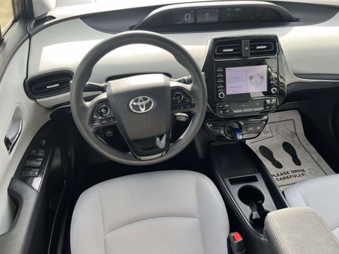 Used 2020 Toyota Prius L Eco FWD image 9