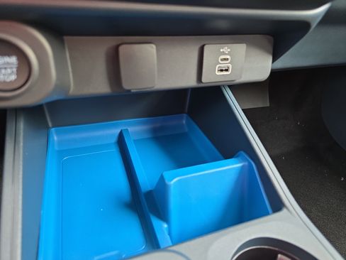 New 2025 Ford Maverick XLT w/ XLT Luxury Package FWD image 33