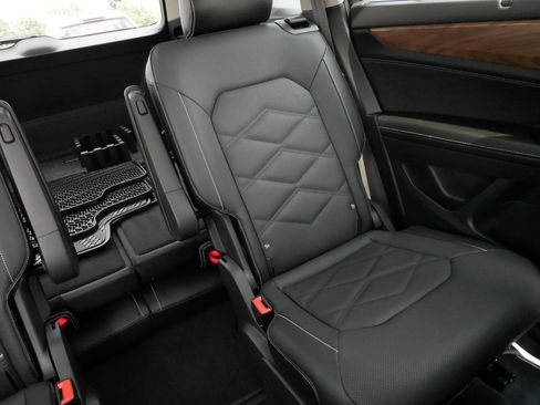 Used 2026 Volkswagen Atlas SE AWD/4WD image 14
