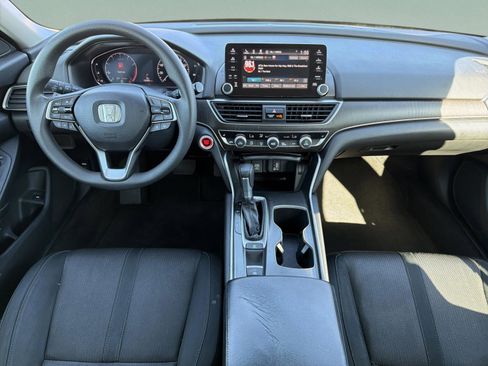 Used 2018 Honda Accord EX image 5