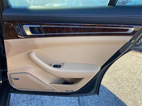 Used 2023 Porsche Panamera 4S image 31