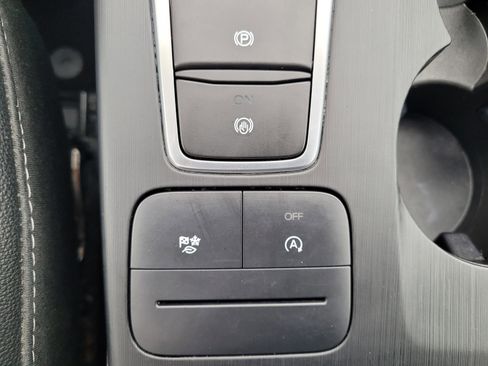 Used 2022 Ford Escape SEL w/ Technology Package AWD/4WD image 18